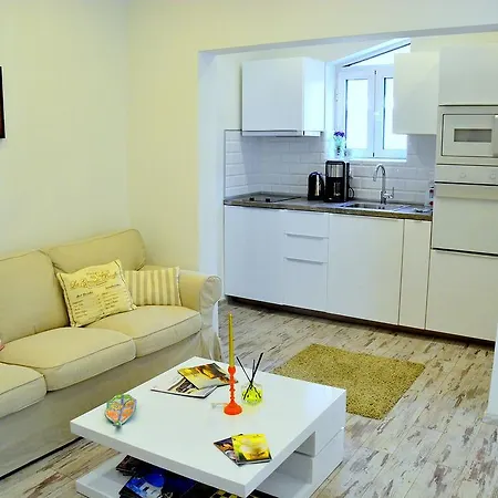 William Gladstone Apartman